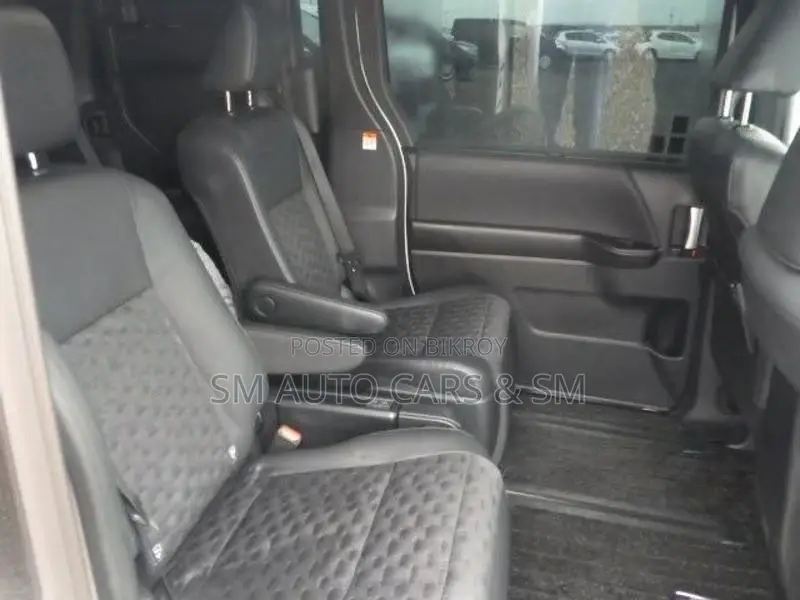 Toyota Voxy Hybrid SZ Pearl New 2023
