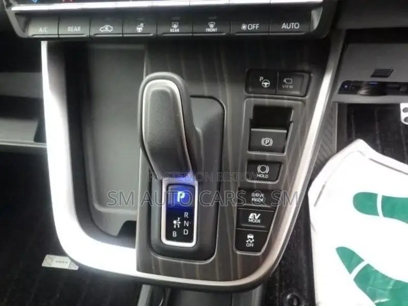 Toyota Voxy Hybrid SZ Pearl New 2023