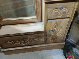 ড্রেসিং টেবিল