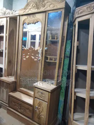 ড্রেসিং টেবিল