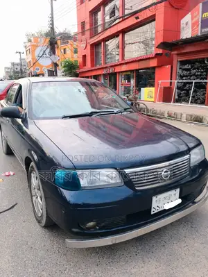 Nissan Sunny blue 2004