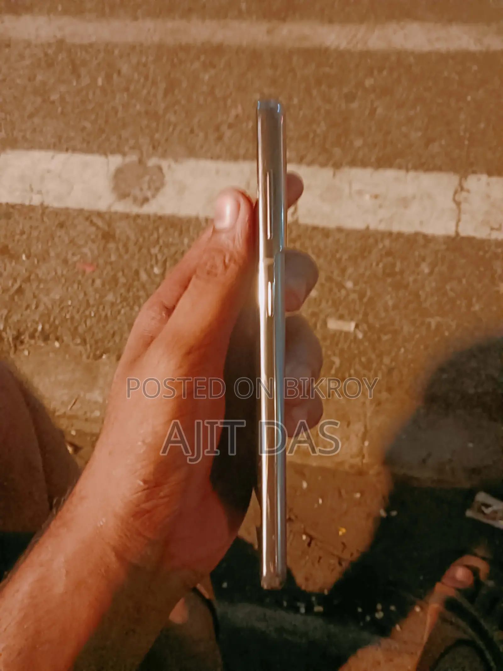 Samsung Galaxy S21 . (Used)
