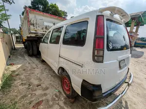 Toyota Noah 1999
