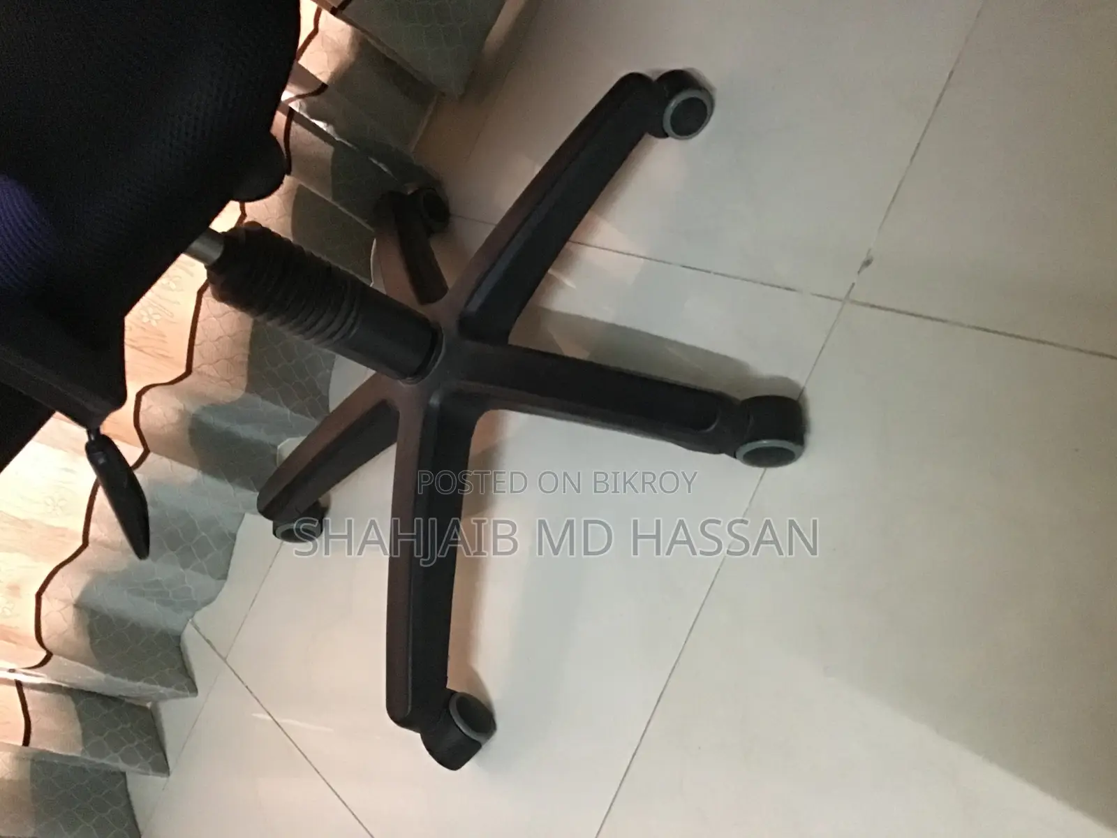 অফিস চেয়ার বিক্রয় হবে, একদম ফ্রেশ কন্ডিশন, খুব যত্ন সহকারে ব্যবহৃত