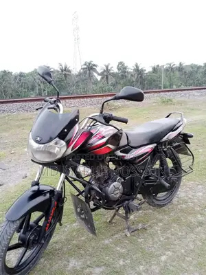 Bajaj Discover 100 . 2013