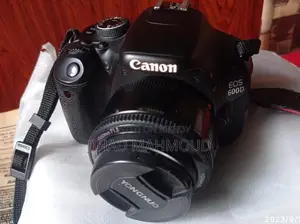 CANON 600D