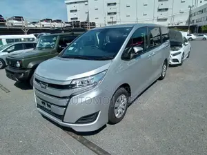 Toyota Noah X 2021
