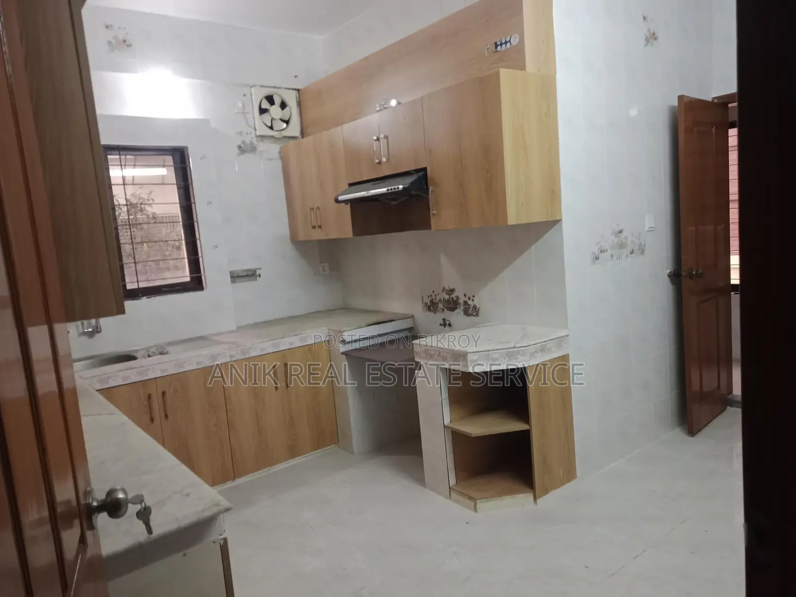 গুলশানে ৩০০০ বর্গফুটের অফিস স্পেস ভাড়া