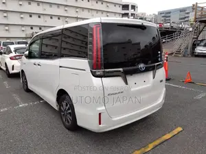 Toyota Esquire GI Premium 2020