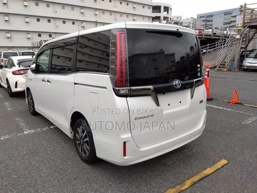 Toyota Esquire GI Premium 2020