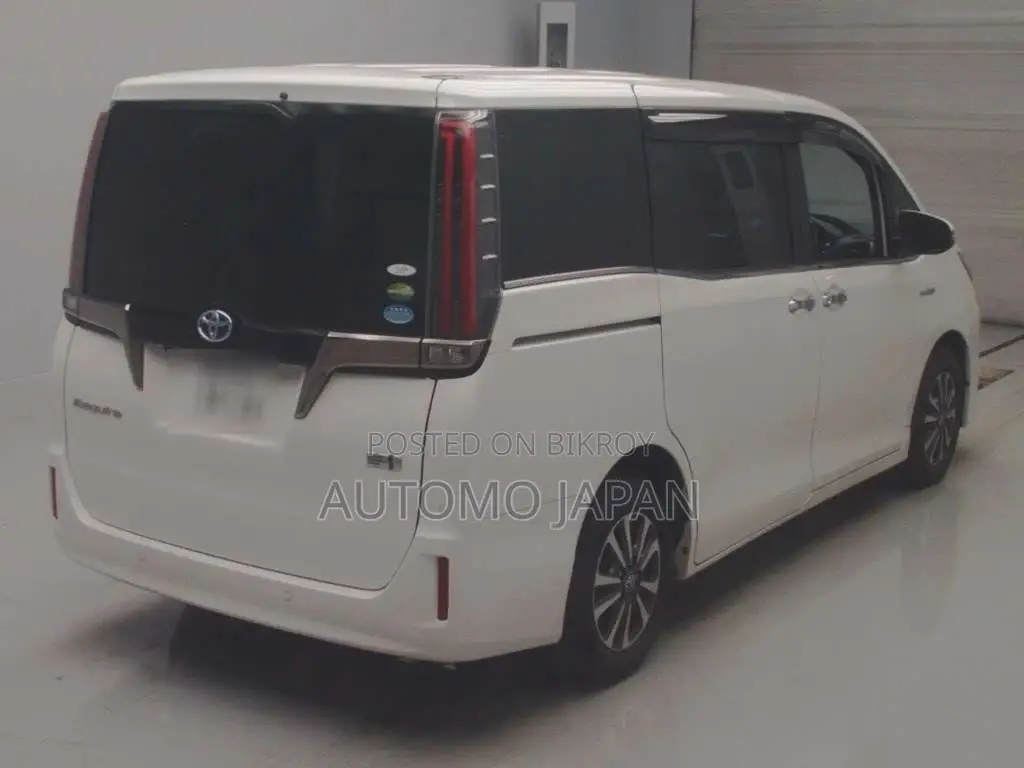 Toyota Esquire GI Premium 2020