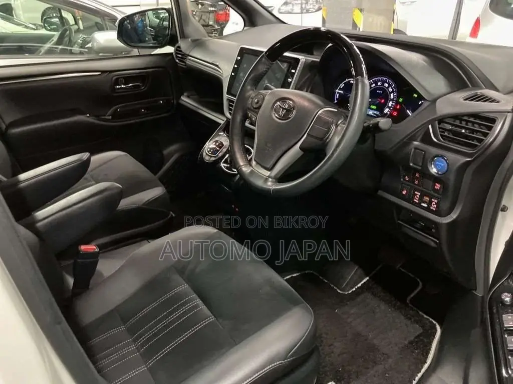 Toyota Esquire GI Premium 2020