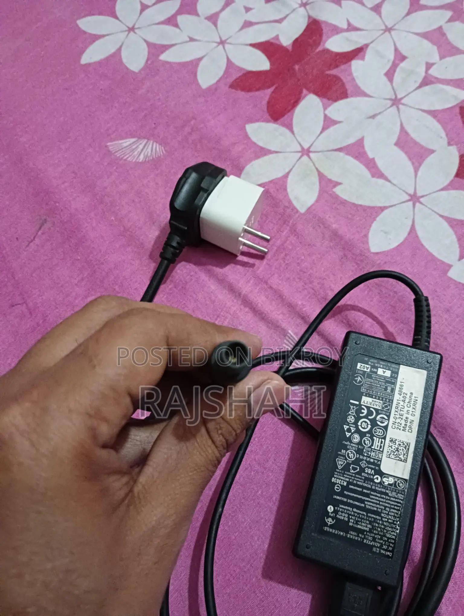 Laptop adapter Charger 19V MOTA Pin