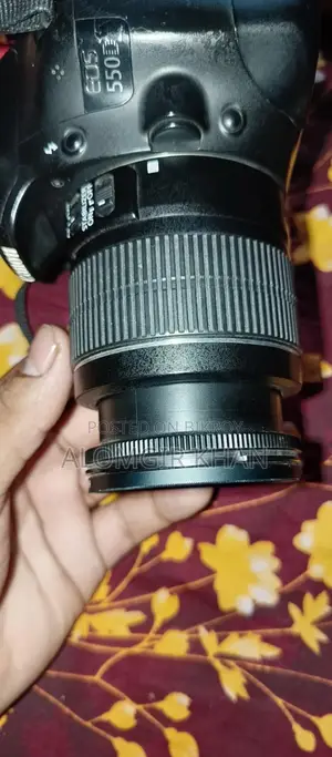 Canon E550D