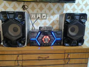 Samsung MX JS 5000 with Giga Sound