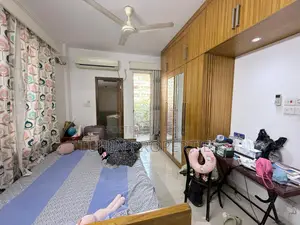 Used Ready Luxury 2000 Sft 3rd Floor Flat Sale at Iqbal Road Md. Pur.