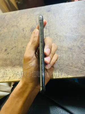 Apple iPhone X . (Used)