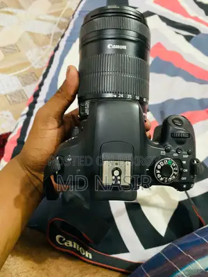 Canon 800D