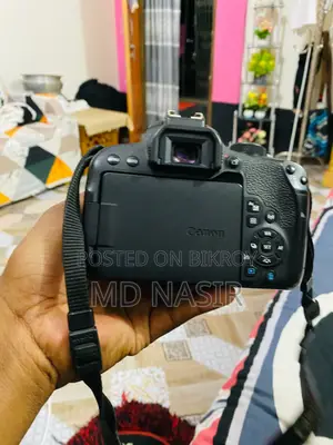 Canon 800D