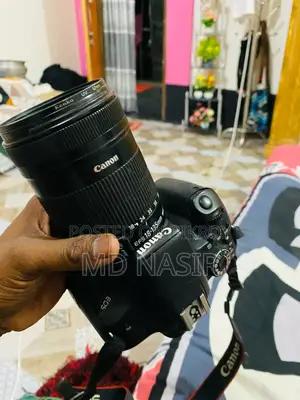 Canon 800D