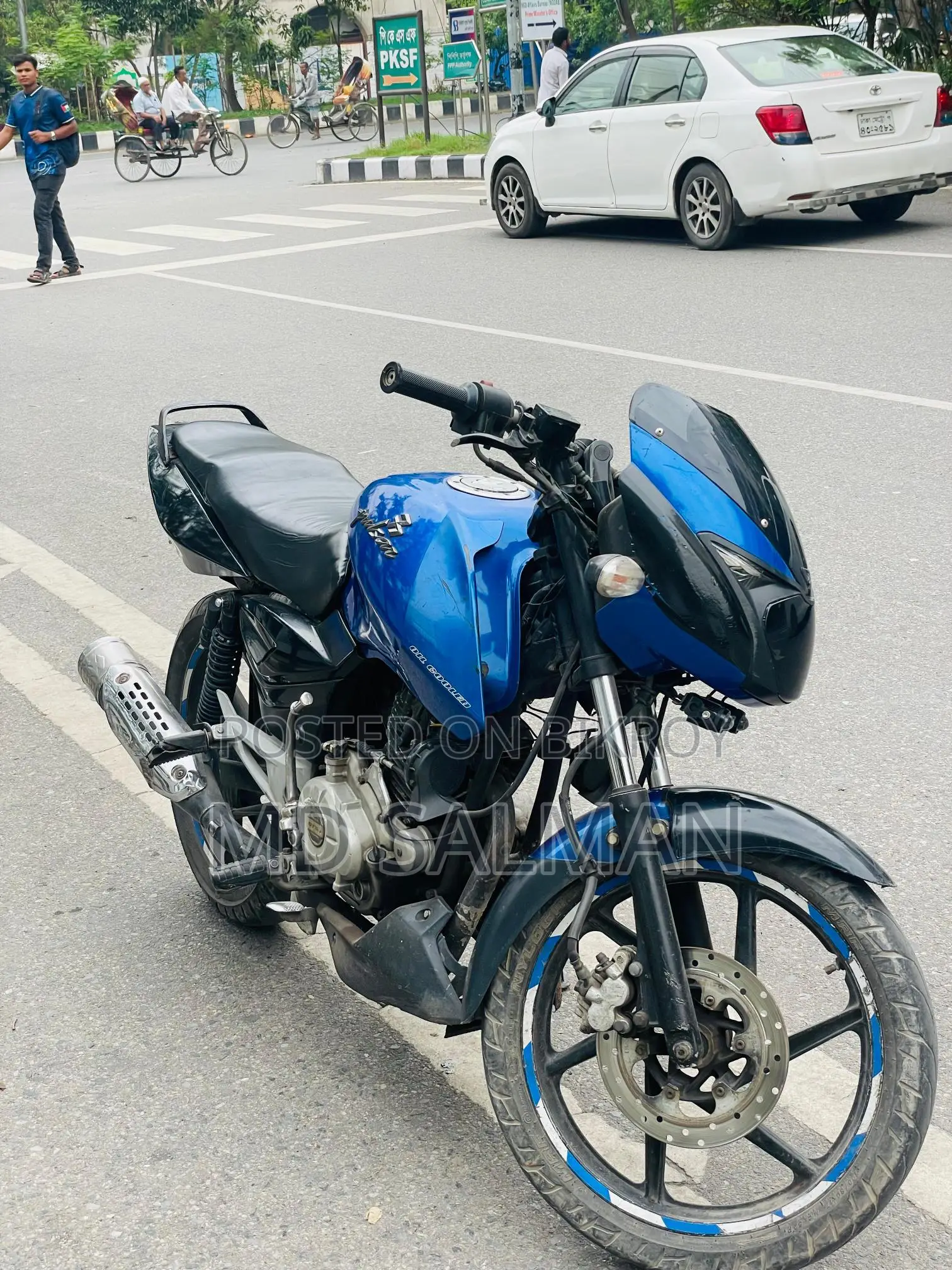 Bajaj Pulsar 150 . 2012