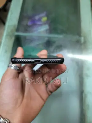Apple iPhone 7 (Used)