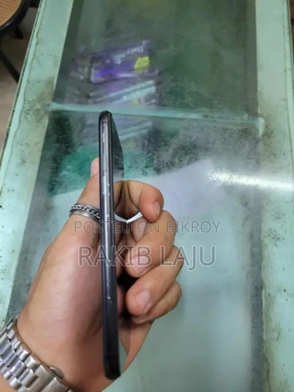 Apple iPhone 7 (Used)