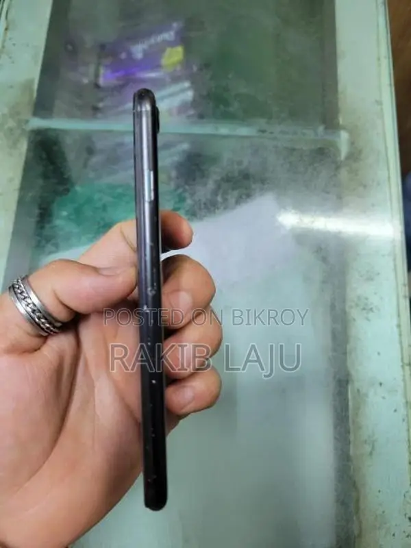 Apple iPhone 7 (Used)
