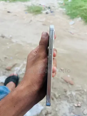 Samsung Galaxy S24 (Used)