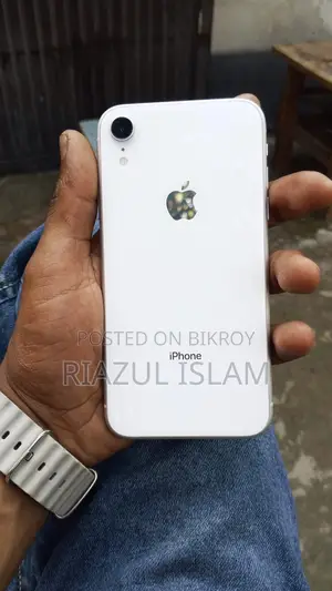Apple iPhone XR (Used)