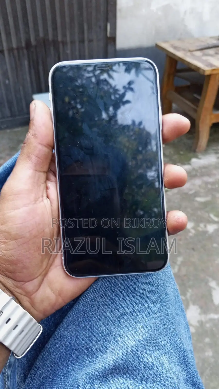 Apple iPhone XR (Used)