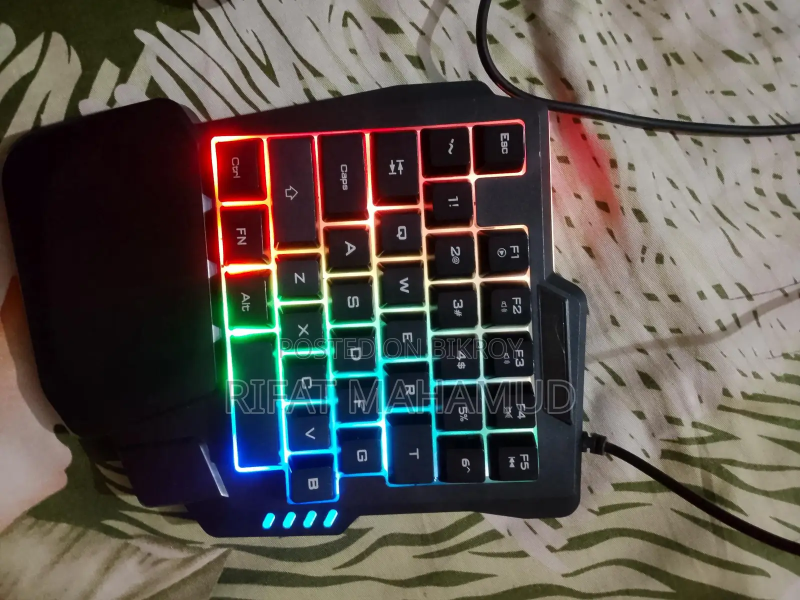 One-handed keyboard