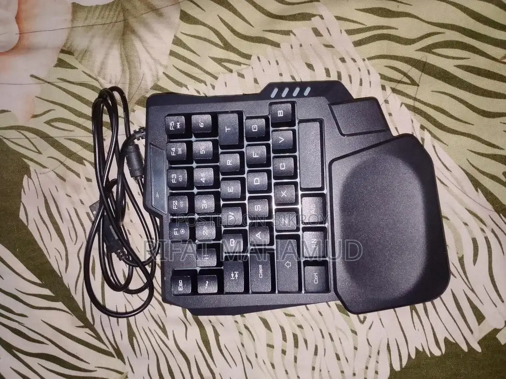One-handed keyboard