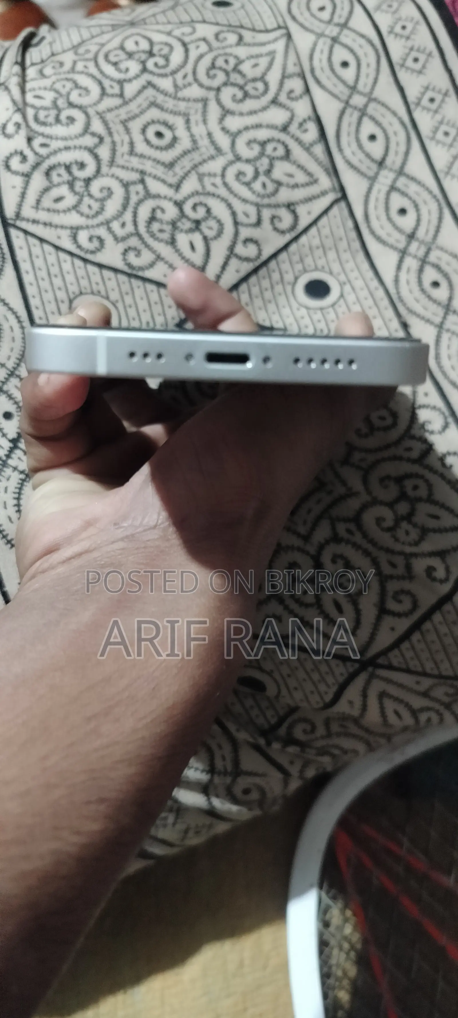 Apple iPhone 12 (Used)