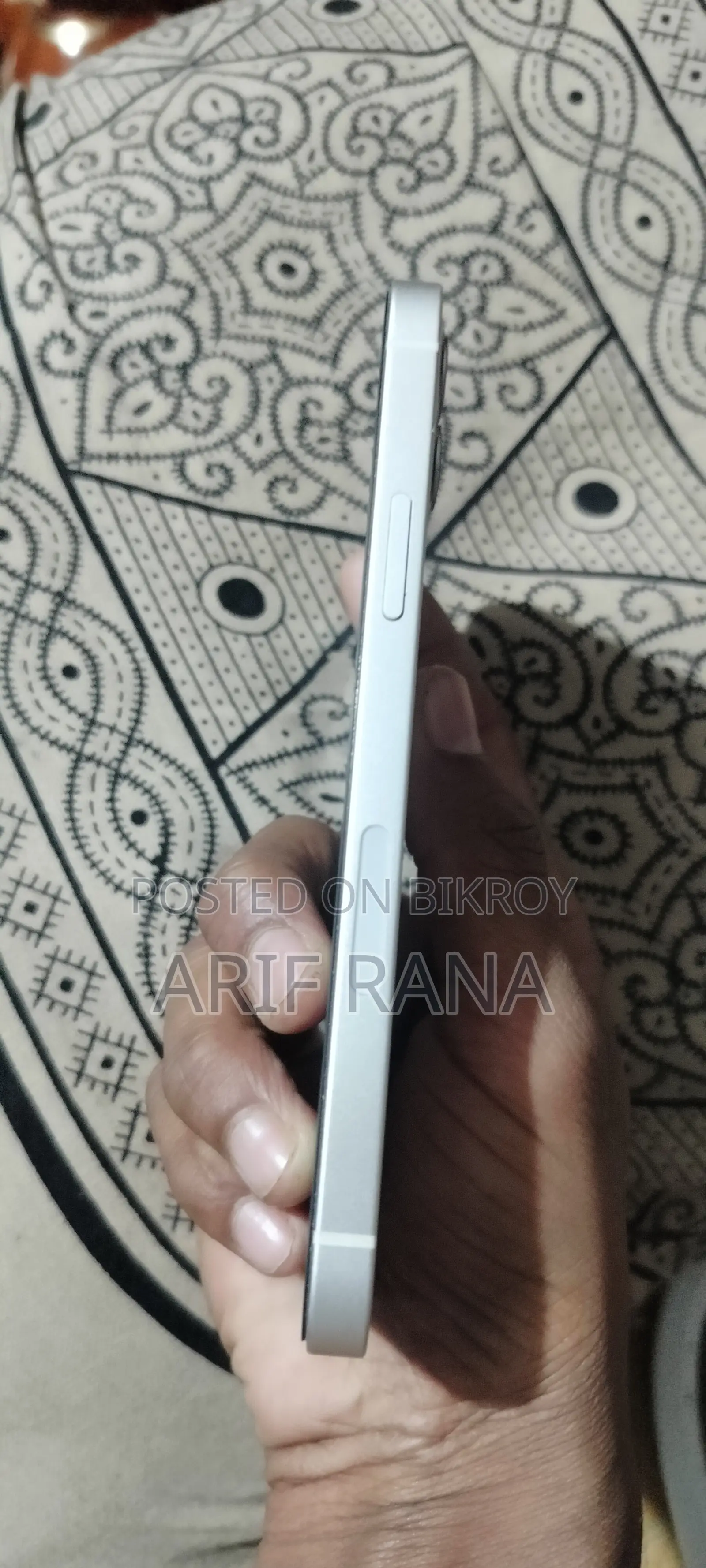 Apple iPhone 12 (Used)