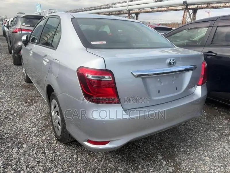 Toyota Axio EX HYBRID 2022