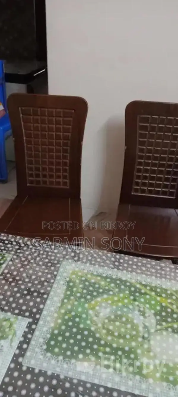 Table with 6 Chairs
