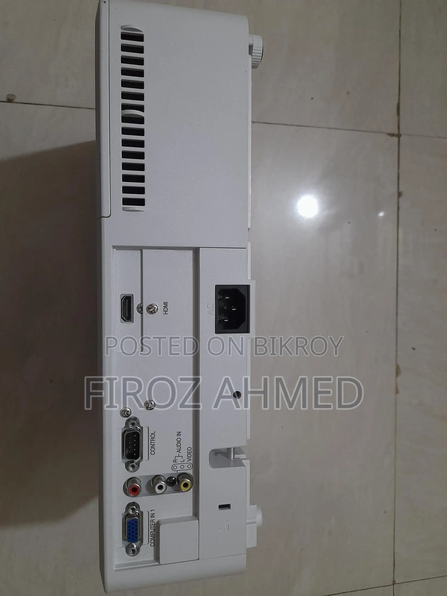 Maxell MC-EX303E 3LCD Projector