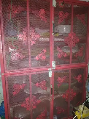 একটি কিচেন রেক বিক্রি হবে