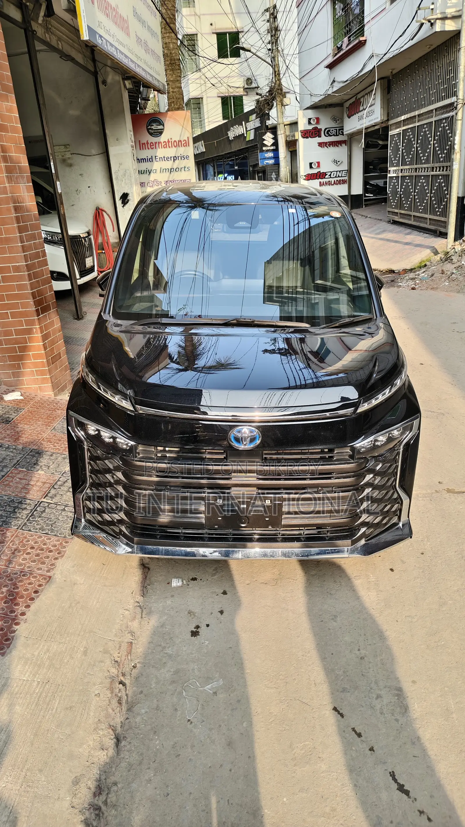 Toyota Voxy 2023