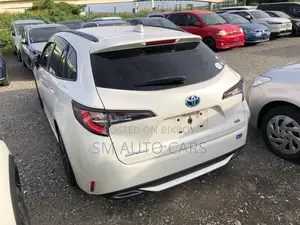 Toyota Corolla Touring WXB Pearl 2020