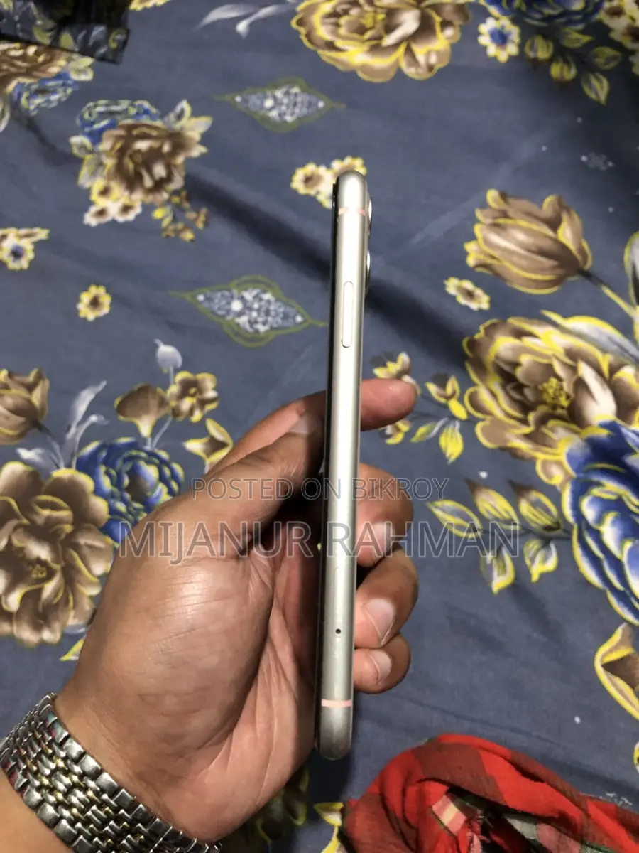 Apple iPhone 11 (Used)