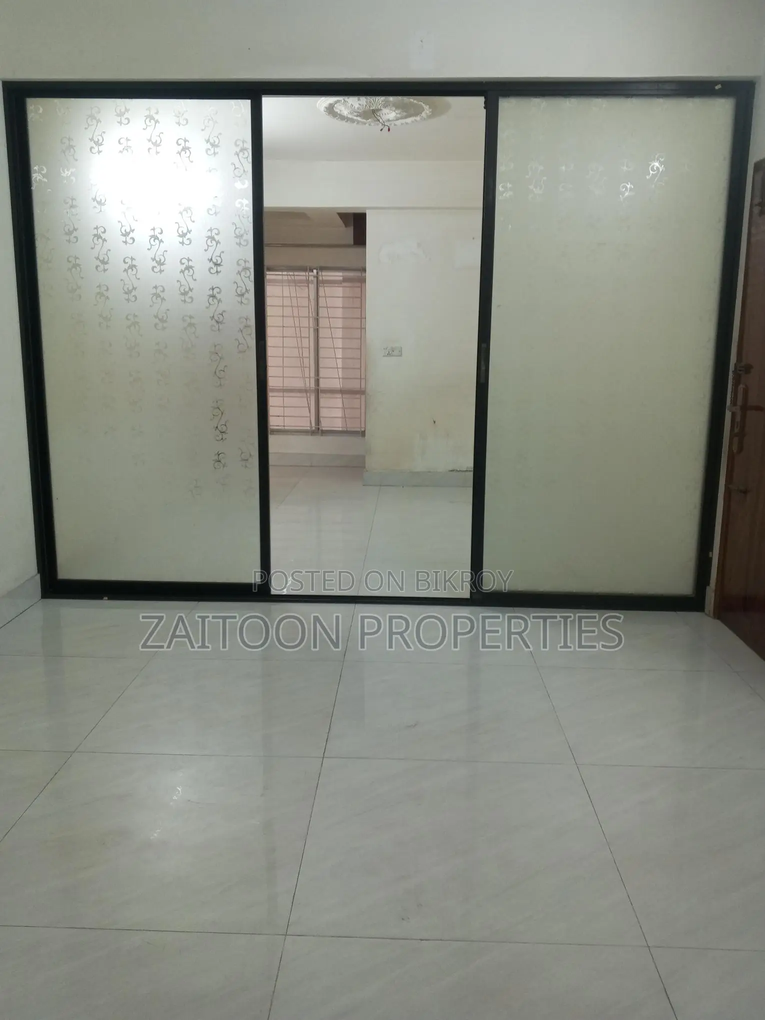 সম্পূর্ণ খোলামেলা-আলোবাতাসেই হোক আপনার ঠিকানা