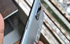 Realme 7 ফুল ডিসপ্লে ফোন (ব্যবহৃত)