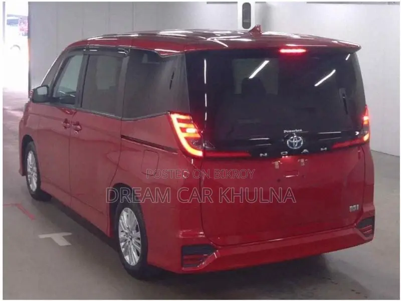 Toyota Noah SG Hybrid Red 2023