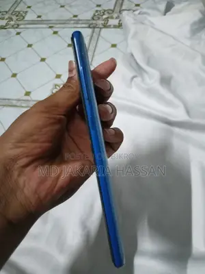 Samsung Galaxy A70 (Used)