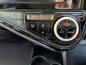 Toyota Aqua Hybrid S 2021