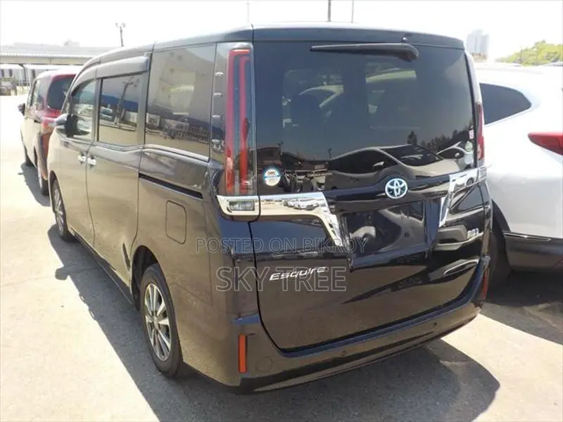 Toyota Esquire Gi Pack. 2020