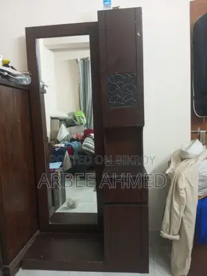 মালয়েশিয়ান কাট ড্রেসিং টেবিল