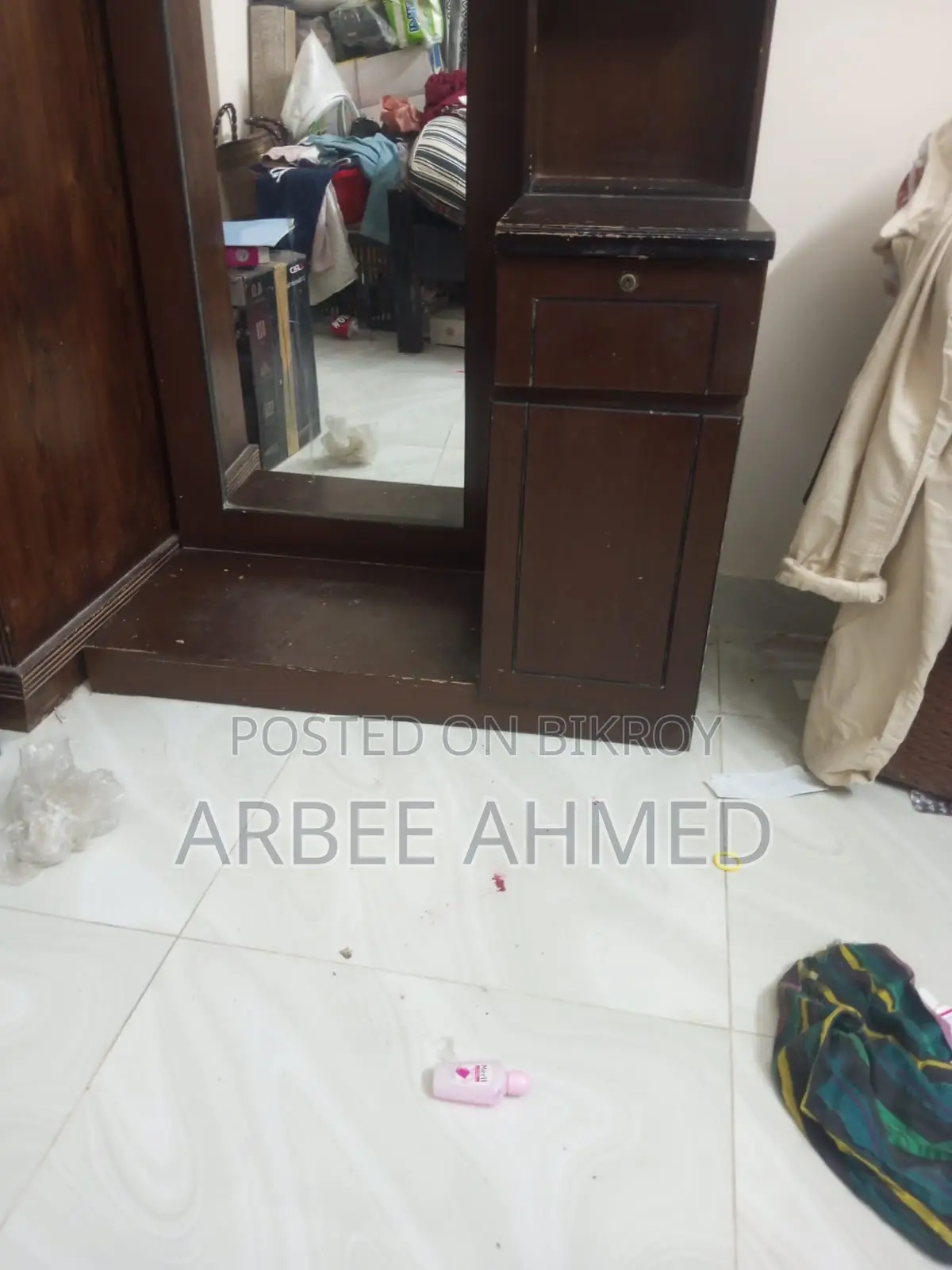 মালয়েশিয়ান কাট ড্রেসিং টেবিল